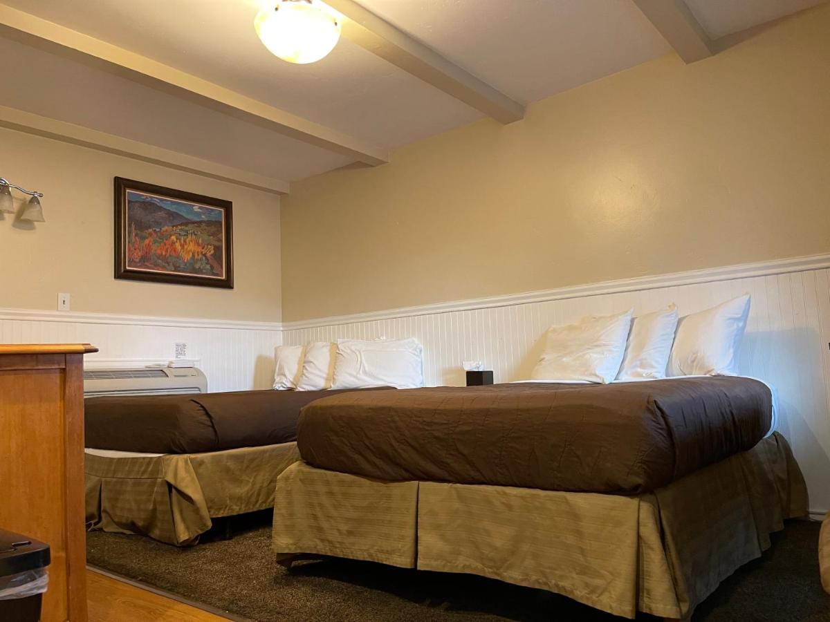 Western Star Inn Rifle Extérieur photo