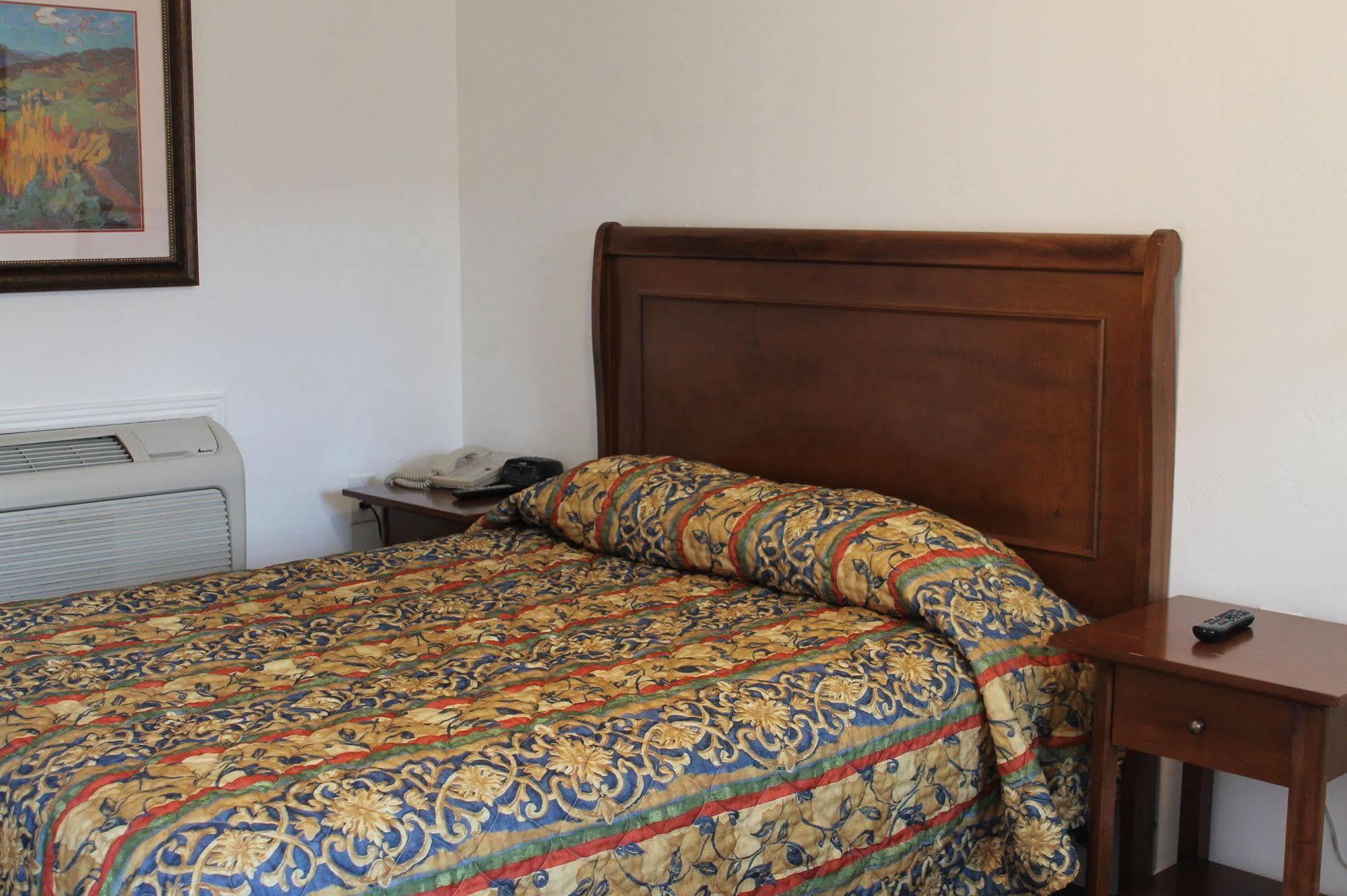 Western Star Inn Rifle Extérieur photo