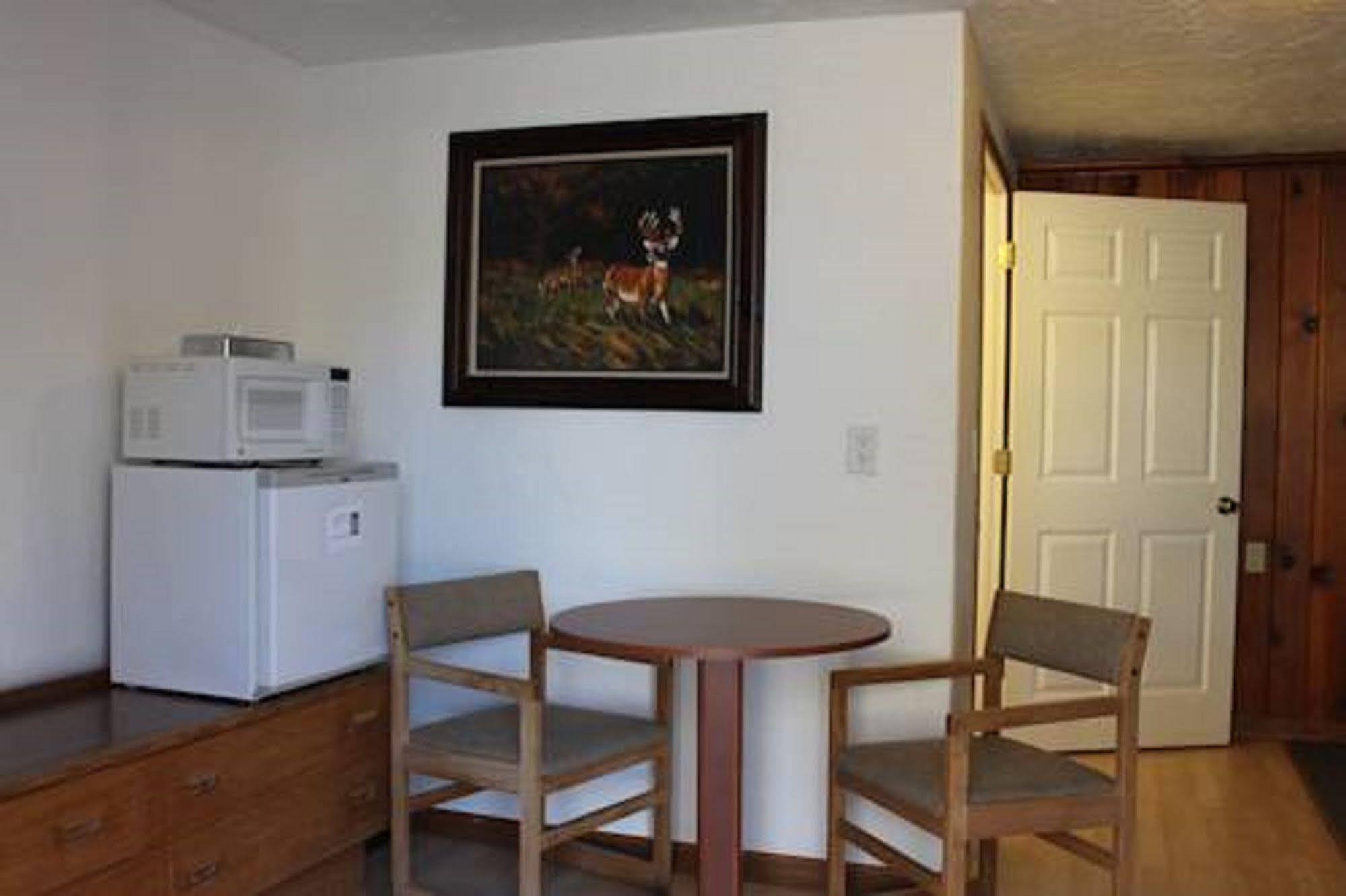 Western Star Inn Rifle Extérieur photo